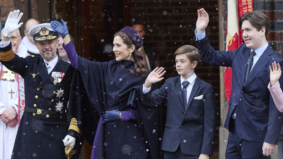Família real da Dinamarca recebida com entusiasmo em Aarhus