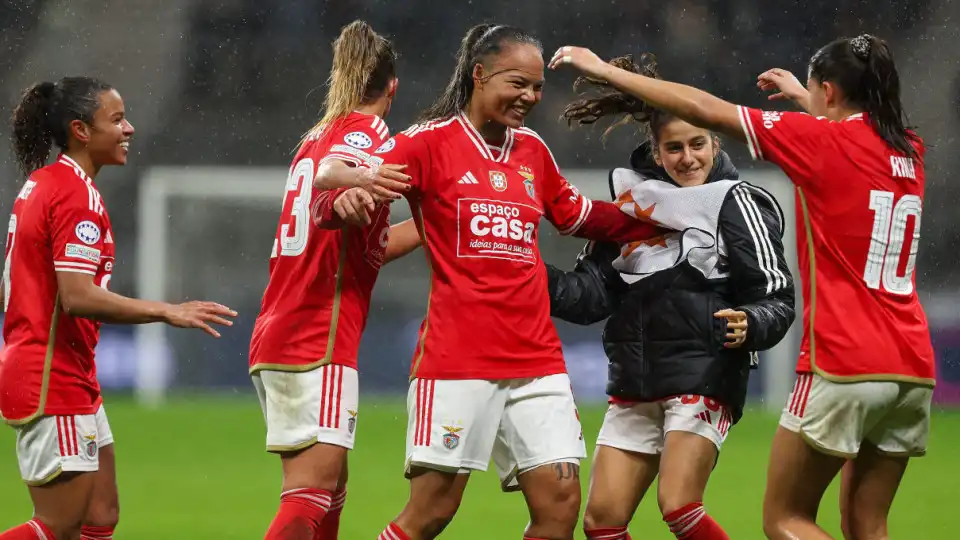 Forte trovoada interrompeu Benfica-Nordsjaelland na Champions feminina