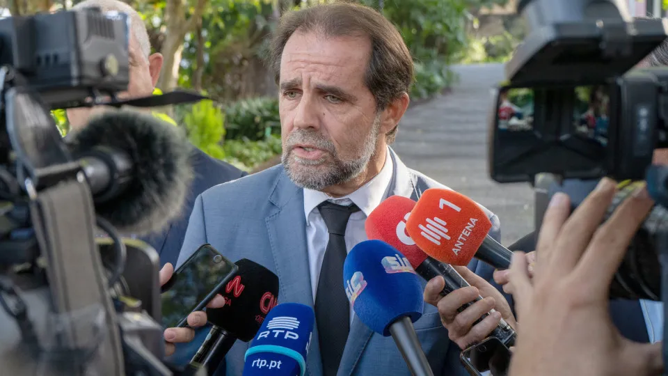 Albuquerque diz que Montenegro não precisa ir à Madeira em campanha