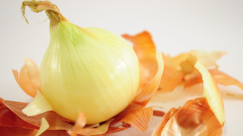Do you keep throwing away onion peels? You have no idea what you are missing out on