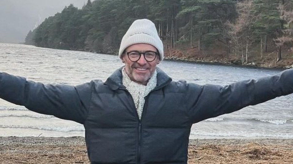 Recentemente separado, Hugh Jackman diverte-se de férias na Irlanda