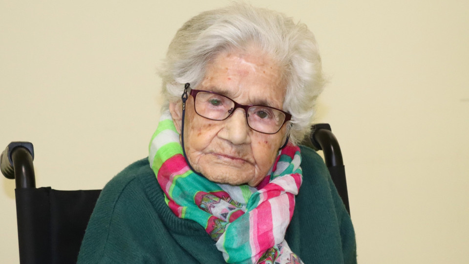 Aos 105 anos, Umbelina Costa recusa-se a revelar segredo da longevidade