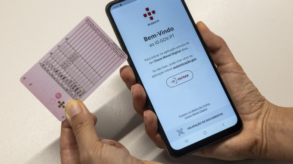 Carta e cartão do cidadão no telemóvel? Eis tudo o que precisa de fazer