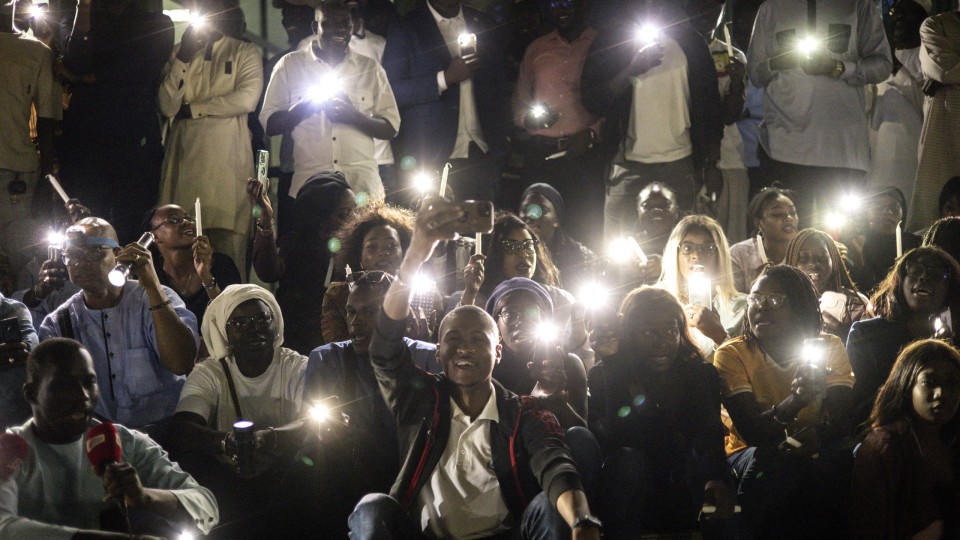 Senegal corta net móvel em dia de marcha contra adiamento de eleições