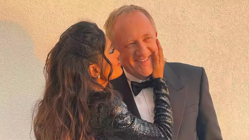 Salma Hayek celebra 15 anos de casamento com François-Henri Pinault