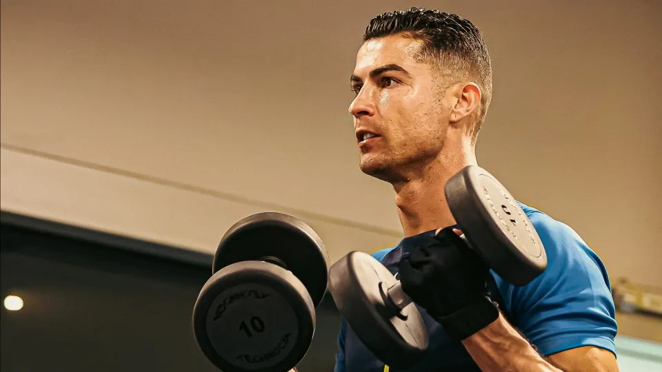 Al Nassr mostra que há quem 'supere' CR7 na hora de levantar halteres