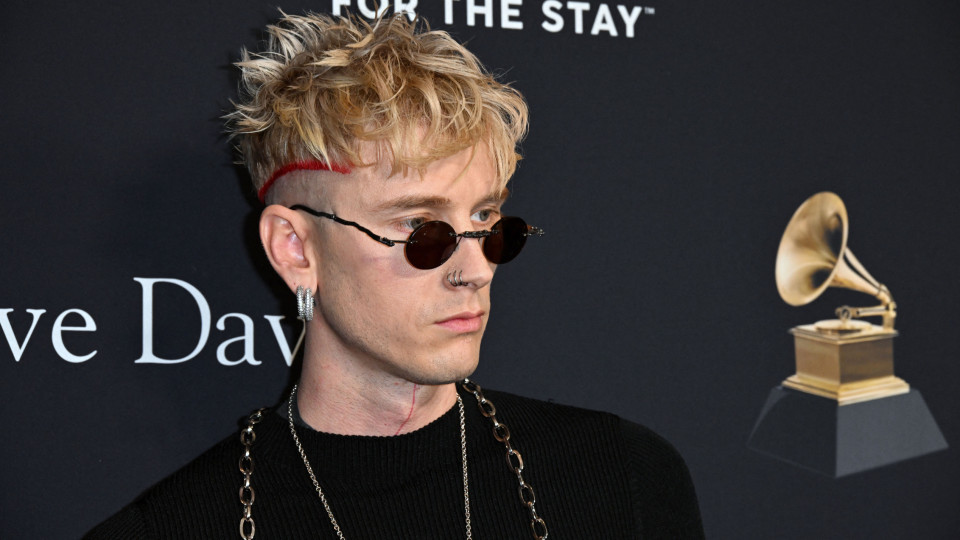 Machine Gun Kelly fala sobre aborto que Megan Fox sofreu