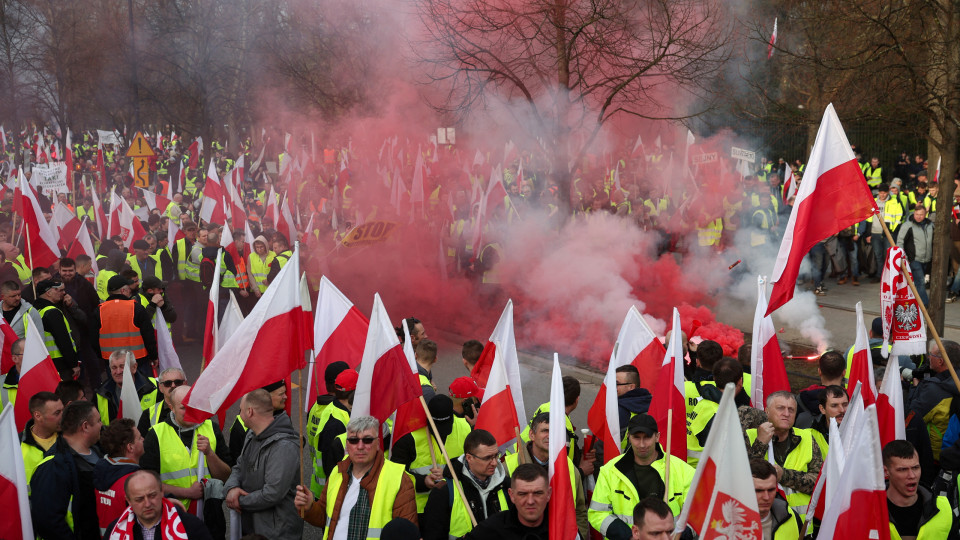 Milhares de agricultores protestam em Varsóvia para exigir mudanças