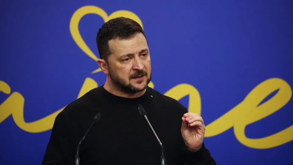 Zelensky propõe a países dos Balcãs "produção conjunta de armas"