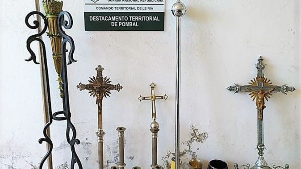 GNR recupera em artigos de arte sacra roubados de capela em Pombal