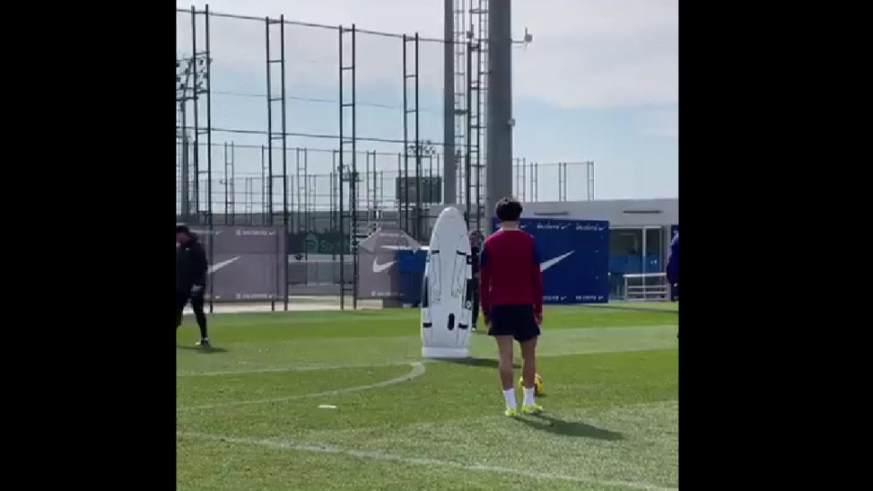 João Félix tenta a sua sorte e protagoniza estes brilharetes no Barcelona