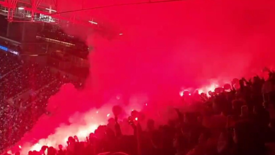 Benfica perdia por 4-0 no Dragão, mas o apoio dos adeptos fez-se ouvir