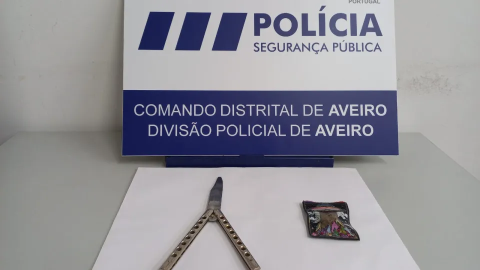 Detido jovem menor de idade por posse de "faca tipo borboleta" em Aveiro