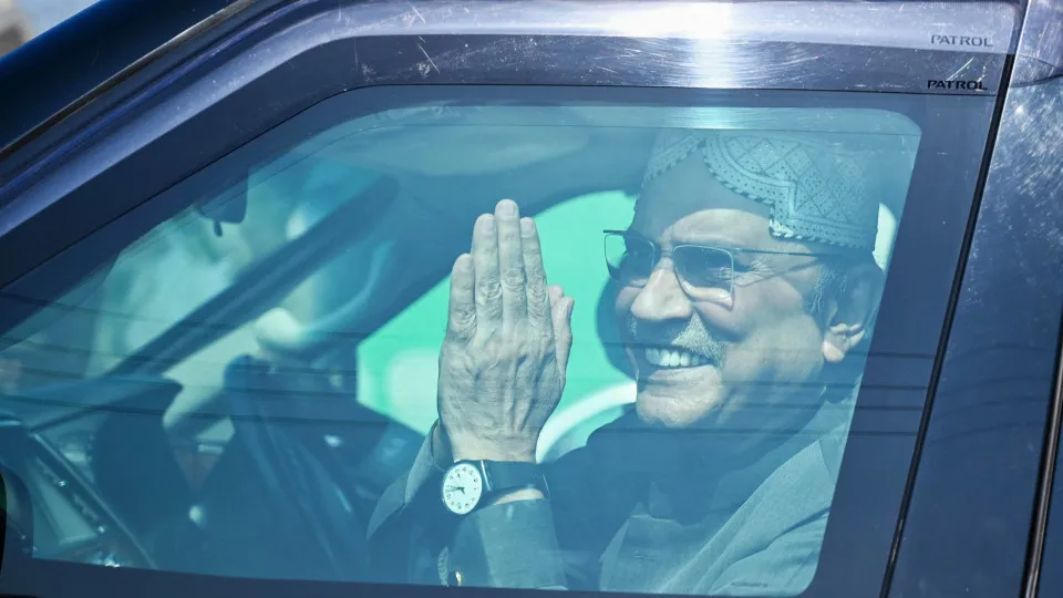 Viúvo de Benazir Bhutto volta a ser eleito presidente do Paquistão