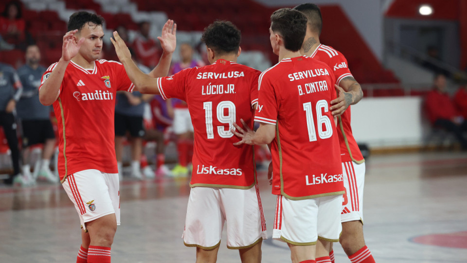 Benfica não dá hipóteses e arrasa na receção ao Leões de Porto Salvo