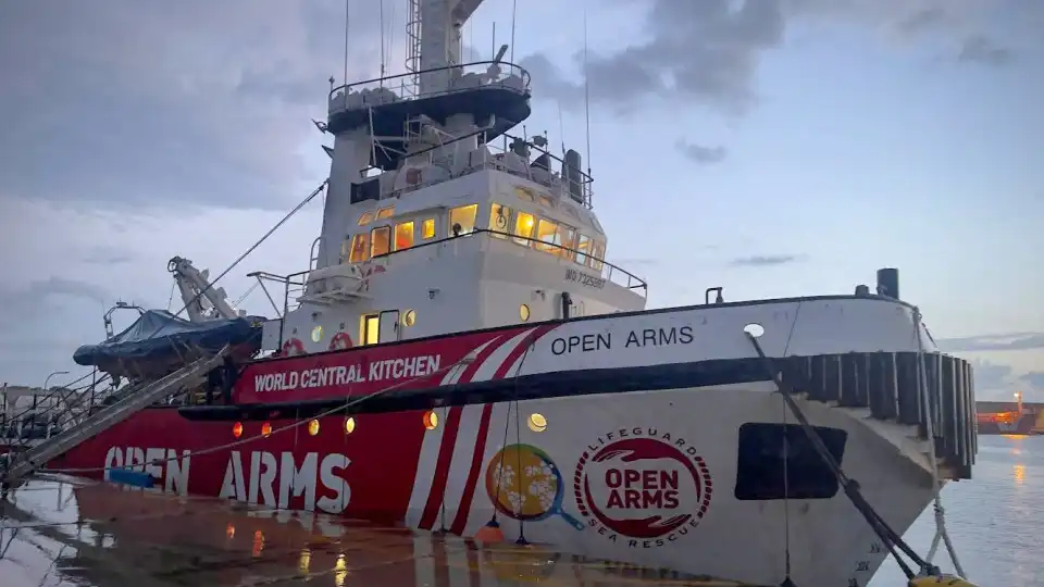 Veredicto em dezembro sobre recusa de Itália receber navio humanitário