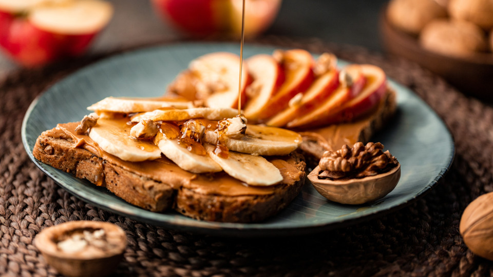 Devia incluir estes alimentos no pequeno-almoço regularmente. Sabia?