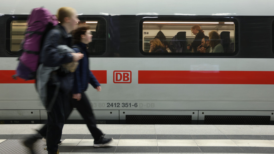 Deutsche Bahn regista prejuízo de 2,35 mil milhões de euros em 2023