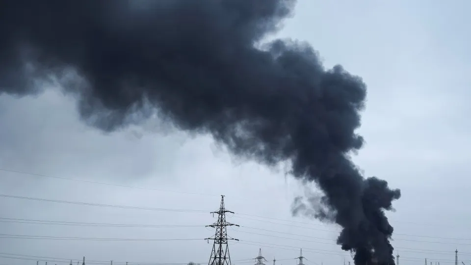 Kharkiv sem eletricidade após bombardeamentos russos