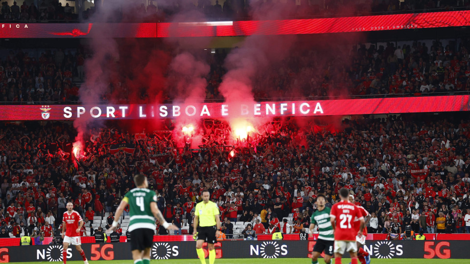 Benfica anuncia bilhetes temporariamente esgotados para jogo com Sporting