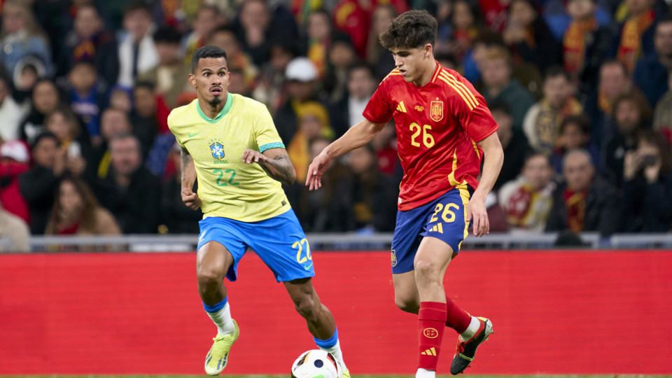Galeno faz a diferença no eletrizante empate entre Espanha e Brasil