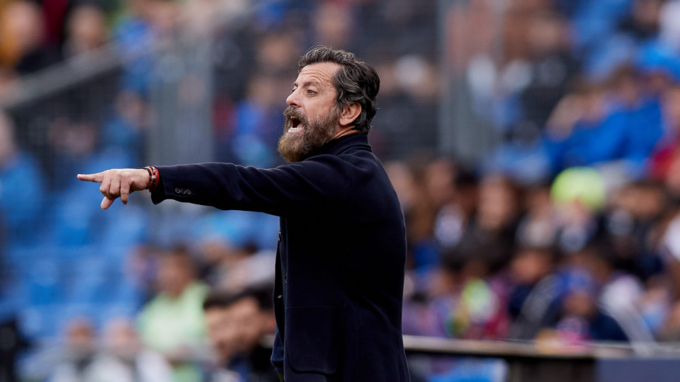 La Liga denuncia insultos racistas contra Quique Flores e Marcos Acuña 