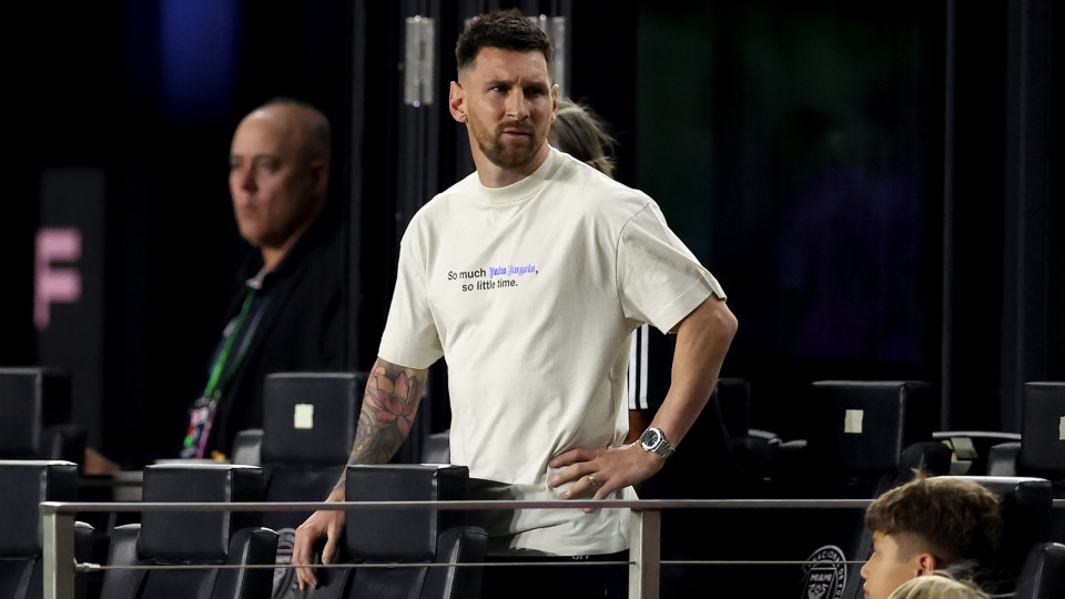 Revolta em Miami. Messi não jogou, mas confrontou árbitro no balneário
