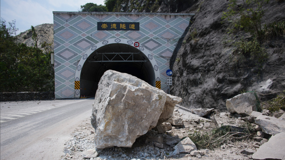 Dezenas de pessoas libertadas de túneis após terramoto em Taiwan