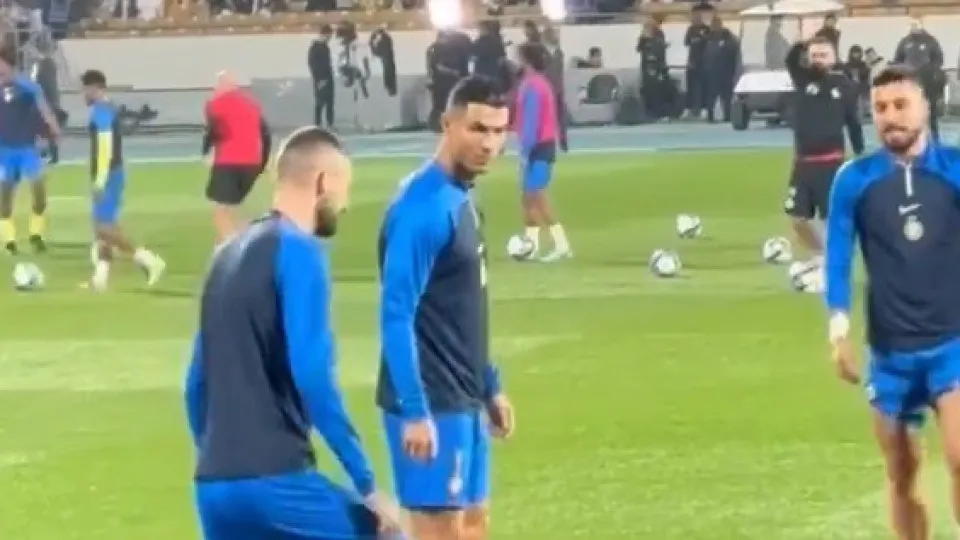 Adeptos do Al Nassr cantaram para Cristiano Ronaldo e português fez isto