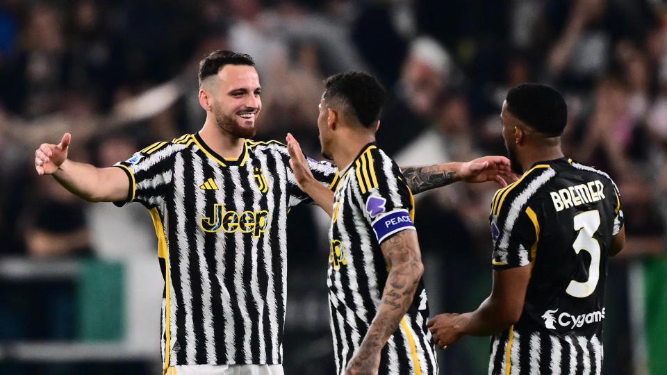 Juventus volta às vitórias, mais de 40 dias depois, para salvar Allegri