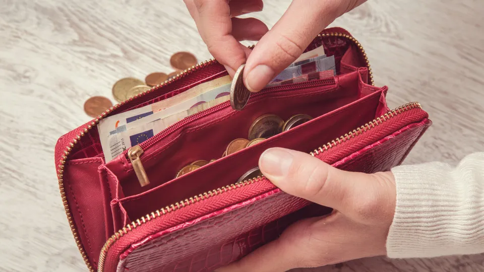 Nove perguntas e respostas sobre as novas moedas de 5€ (sim, moedas)