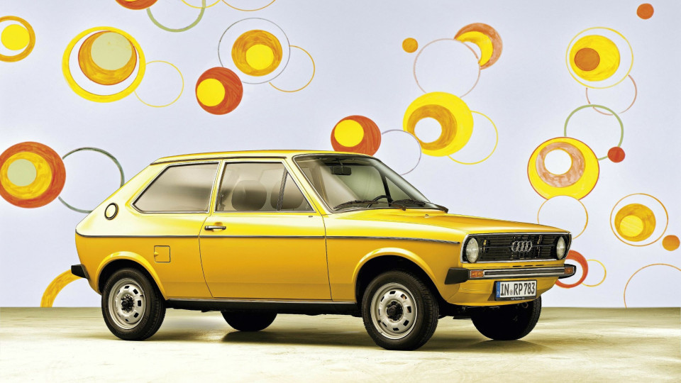 O primeiro citadino alemão: Audi 50 completa... 50 anos