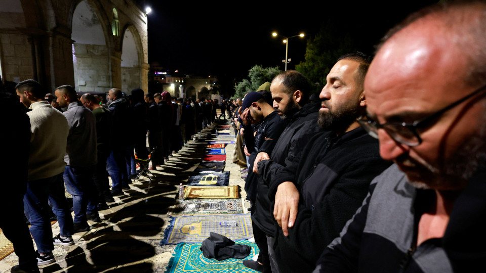 Mais de 1,5 milhão de fiéis rezaram na Esplanada das Mesquitas