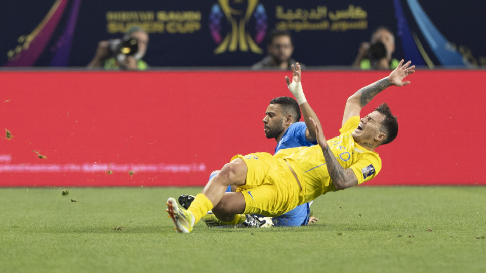 Otávio explains controversial 'like' on Al Hilal player's post