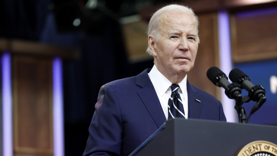 Biden saúda aprovação de "ajuda crucial"  à Ucrânia, Israel e Taiwan