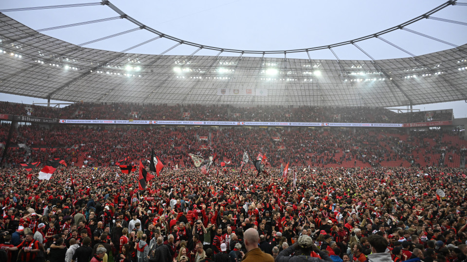Total madness in Leverkusen. Not even a space was left on the pitch after the title