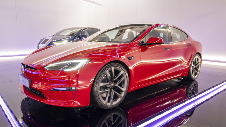 Tesla lança novos bancos para o Model S Plaid. Veja as imagens