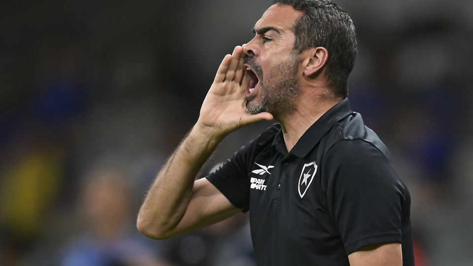 Artur Jorge ainda sem vencer no Botafogo: "Há muito trabalho para fazer"