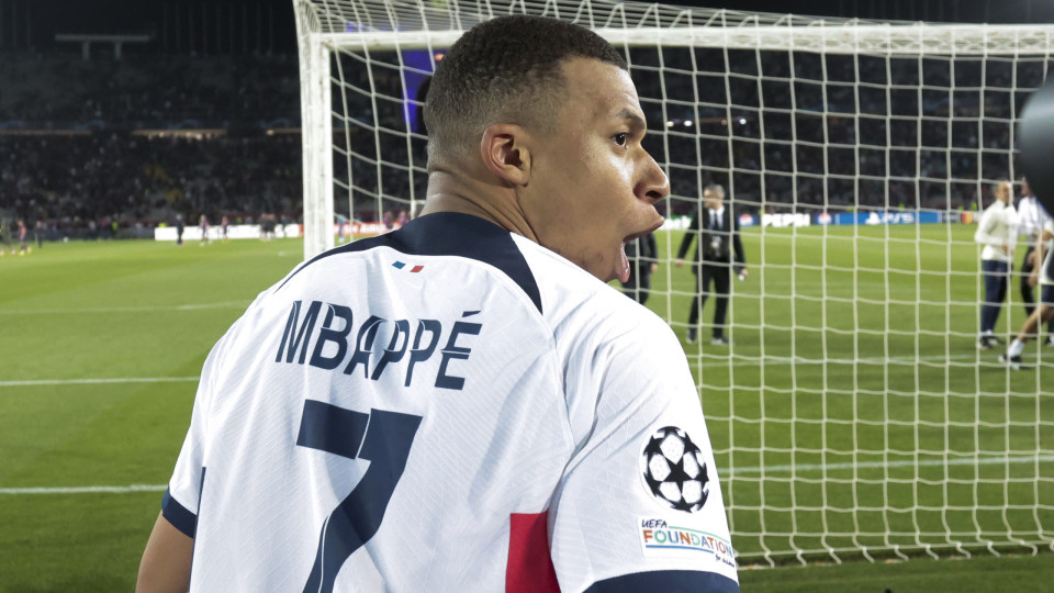 "Insultos, gritos e empurrões". Mbappé provocou o caos no Barcelona-PSG