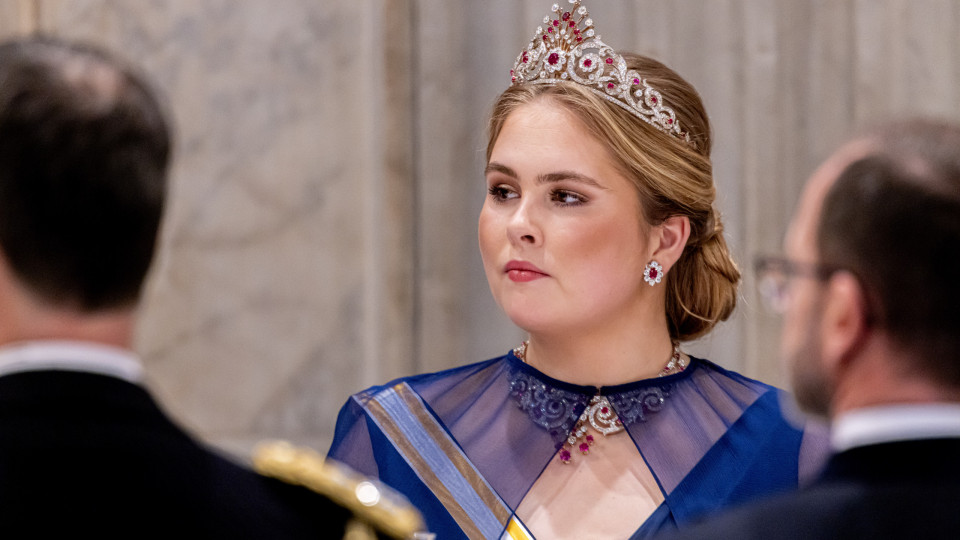 Princesa Amalia estreia-se nos banquetes de Estado com joias únicas