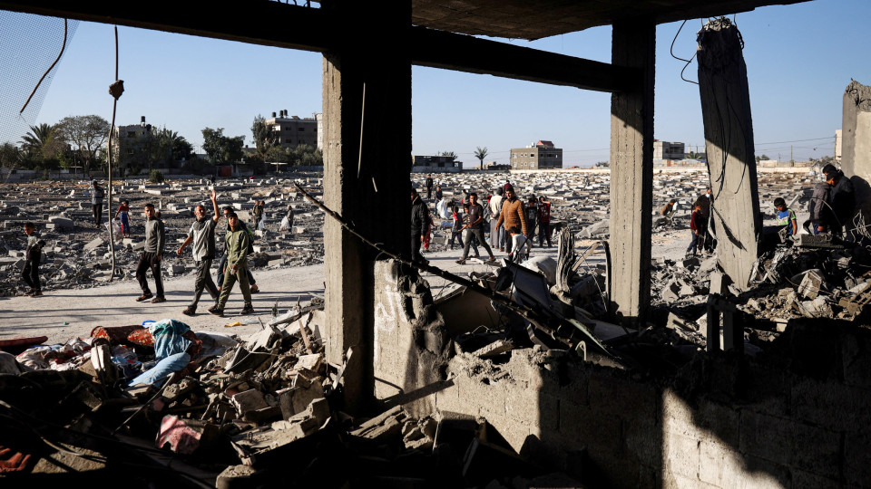 Israeli strike on Rafah home kills nine