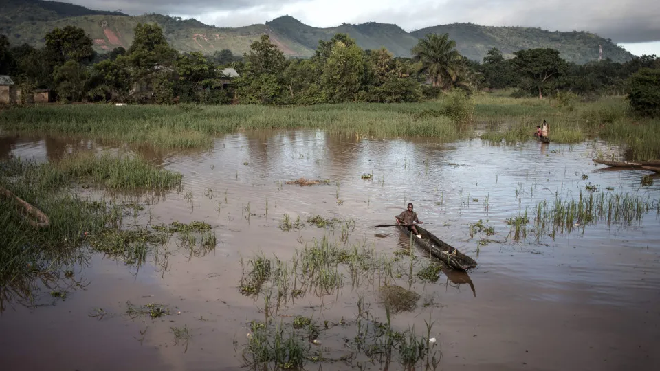 Sobe para 62 número de mortos em naufrágio na República Centro-Africana