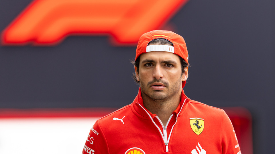 A 'maldição' Ferrari. Carlos Sainz vai conseguir fugir?
