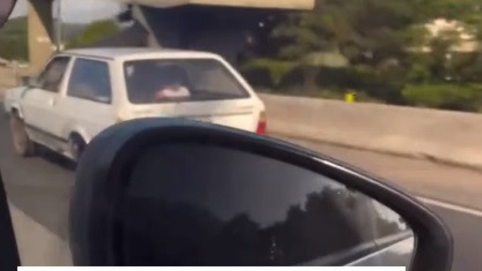 Unusual: Car is seen driving with only three wheels