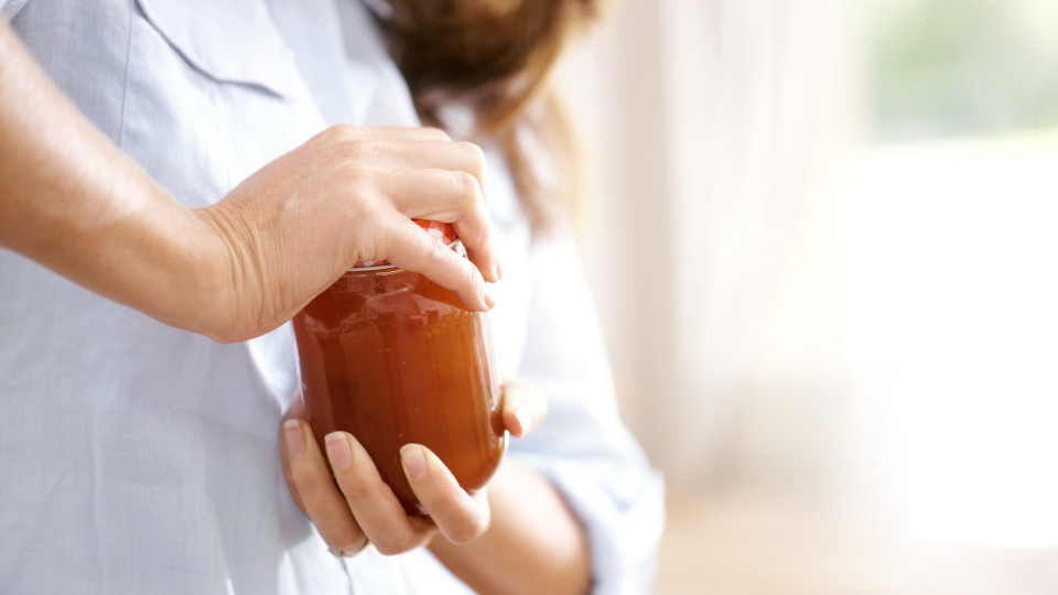 Six tips to open 'stubborn' glass jar lids