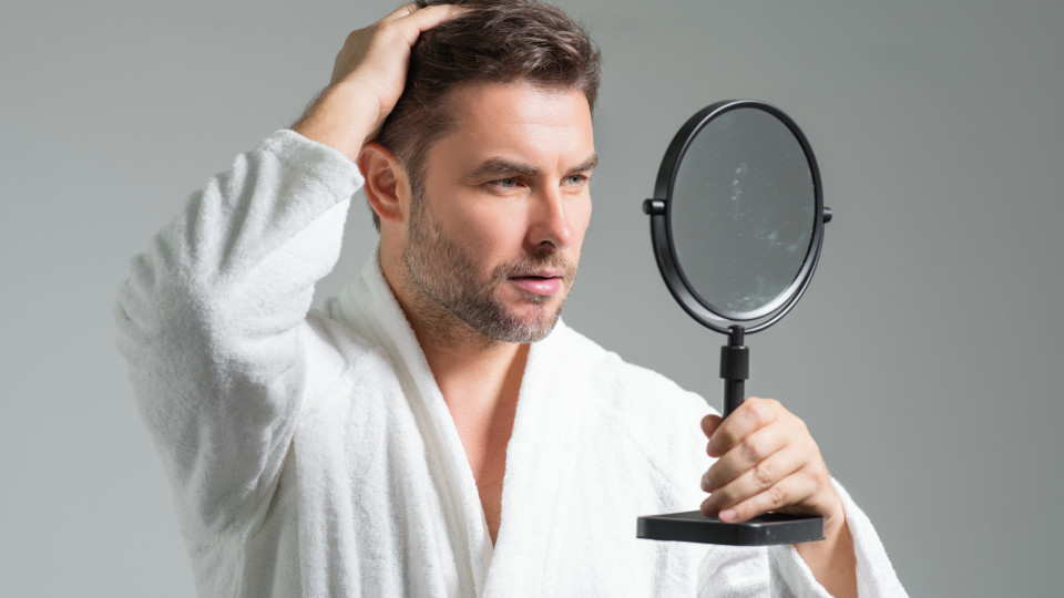 Homens: As dicas de que precisam para cuidar do cabelo em dias quentes