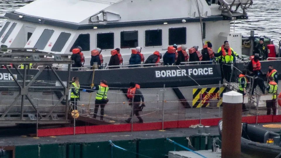Mortes no Canal da Mancha provocadas por barco sobrelotado
