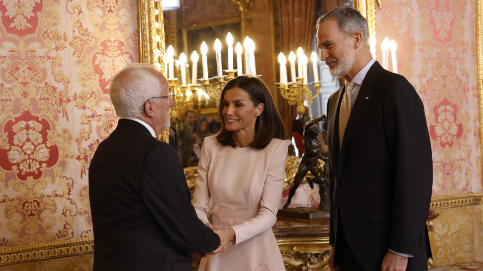 Queen Letizia recovers romantic dress she debuted in 2021
