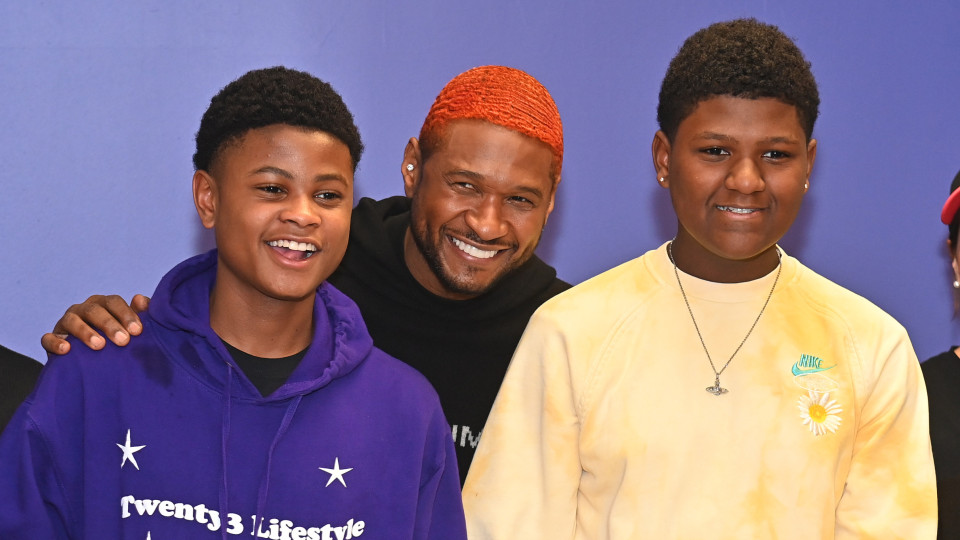 Usher's son 'stole' his father's mobile phone to send a message to the singer