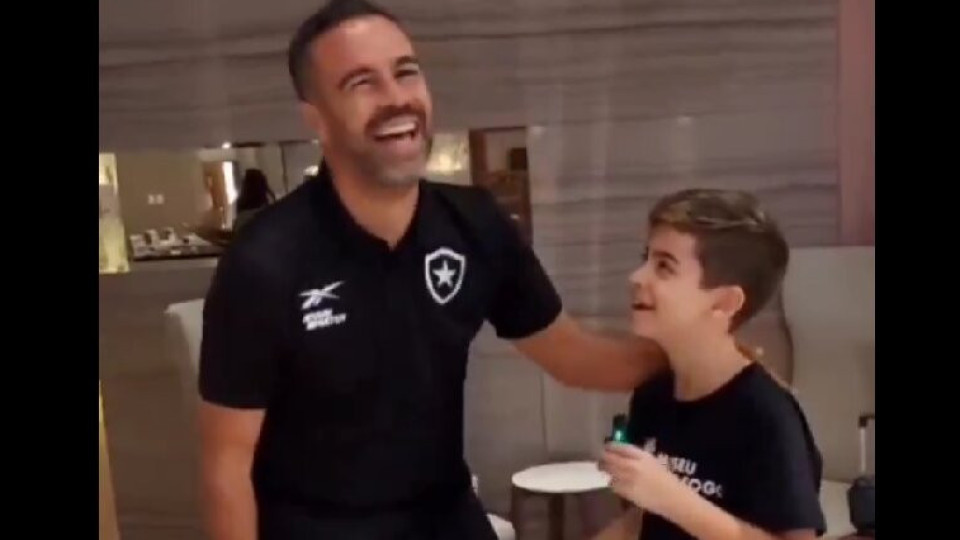 "Não atenda chamadas do Ronaldo". Criança deixa pedido a Artur Jorge